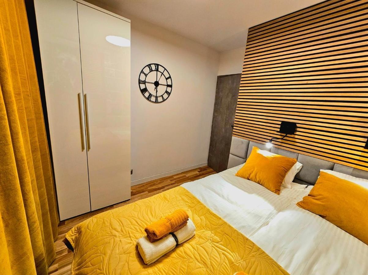 Eddie'S Luxury Apartments Гливице Екстериор снимка