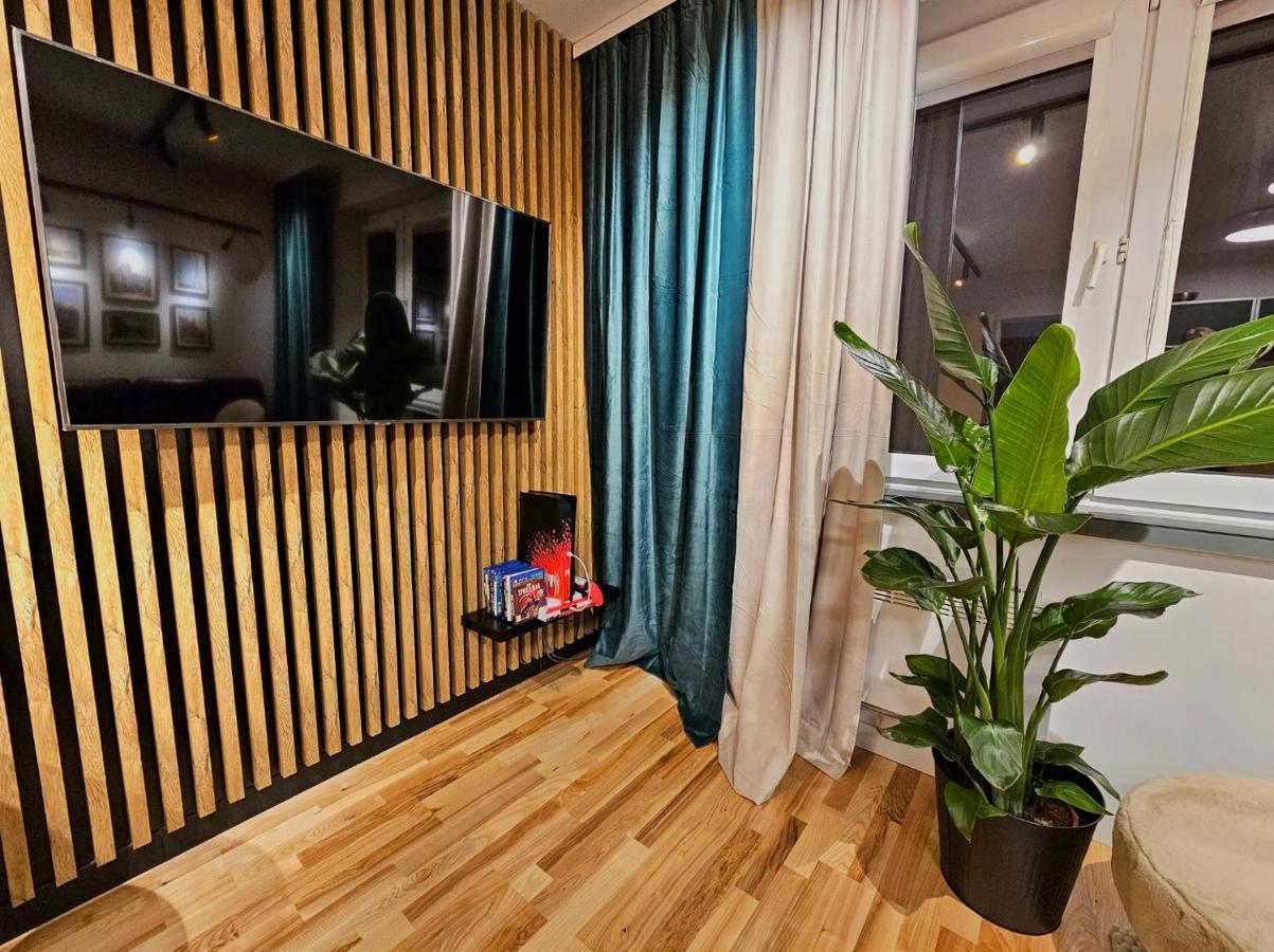 Eddie'S Luxury Apartments Гливице Екстериор снимка
